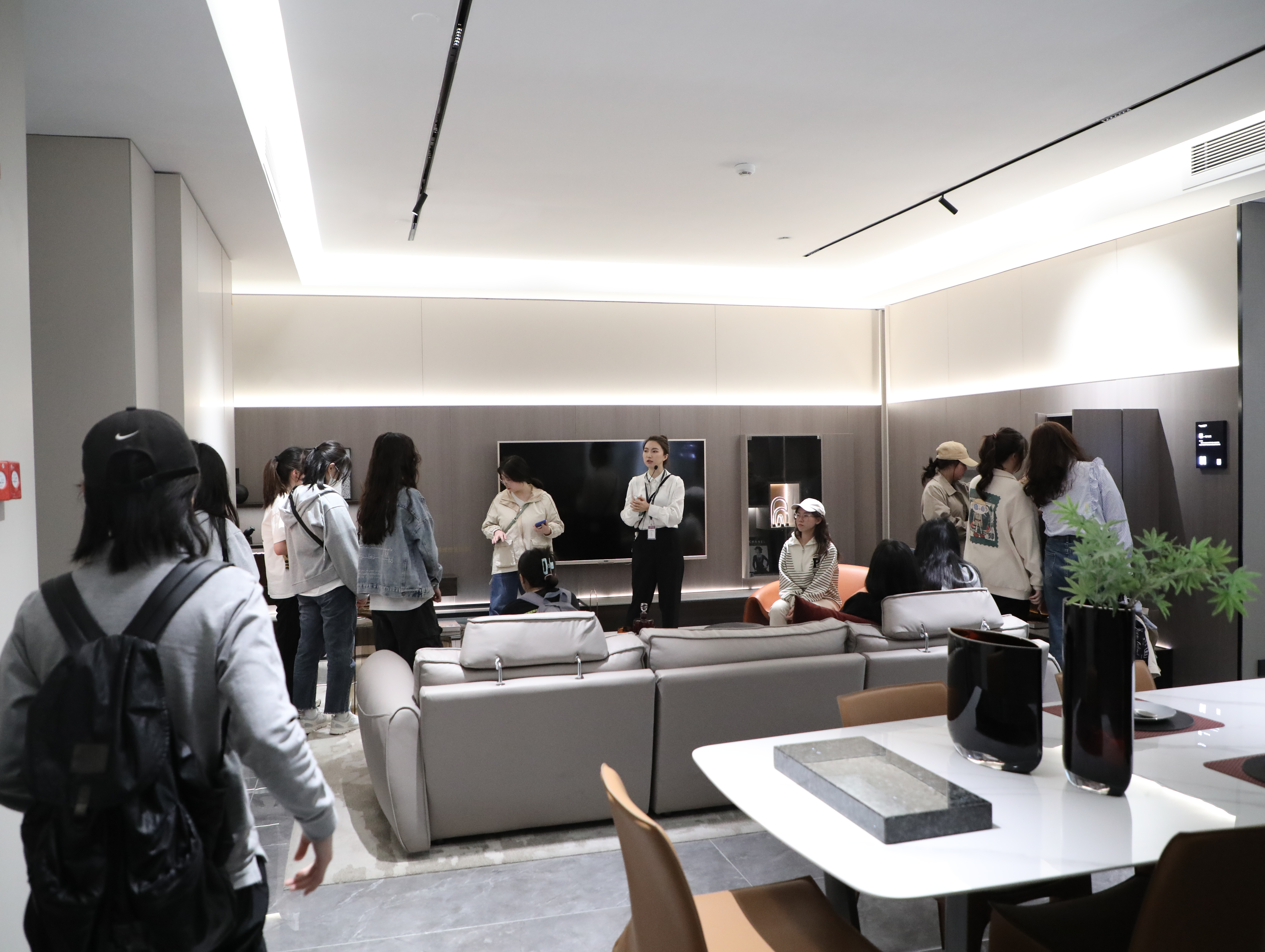 哔哩哔哩视频APP版下载攜手高等學府共建省級實踐教學示範基地